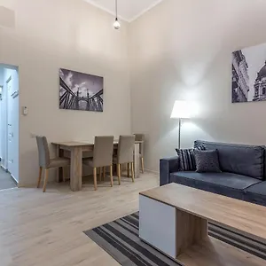Appartement Goldcentral Akacfa-next To Mazel Tov-brilliant Location, Budapest